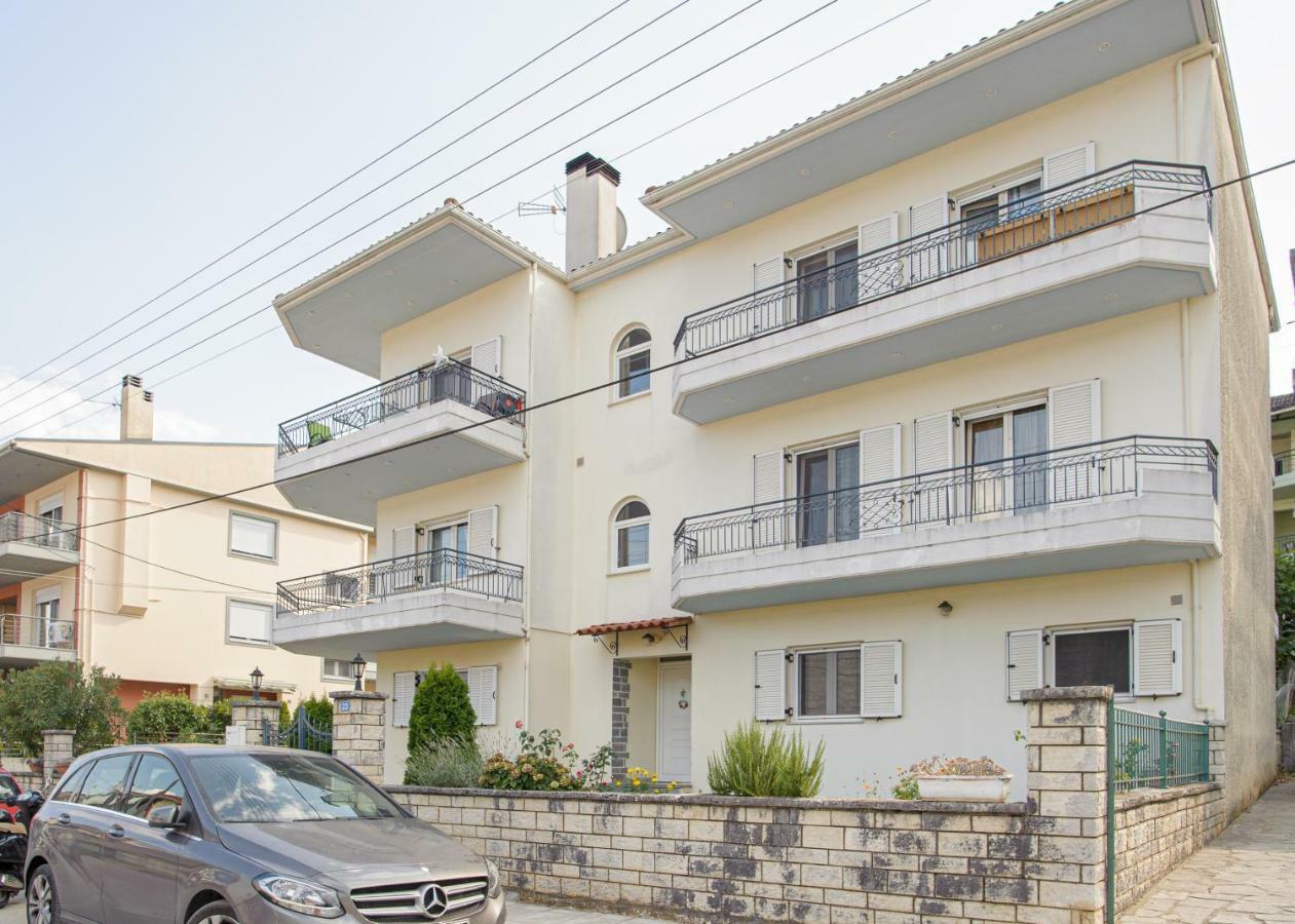 La Casa - Traditionally Elegant Apt 38M2 W Prk Grd Ioánnina Exteriör bild